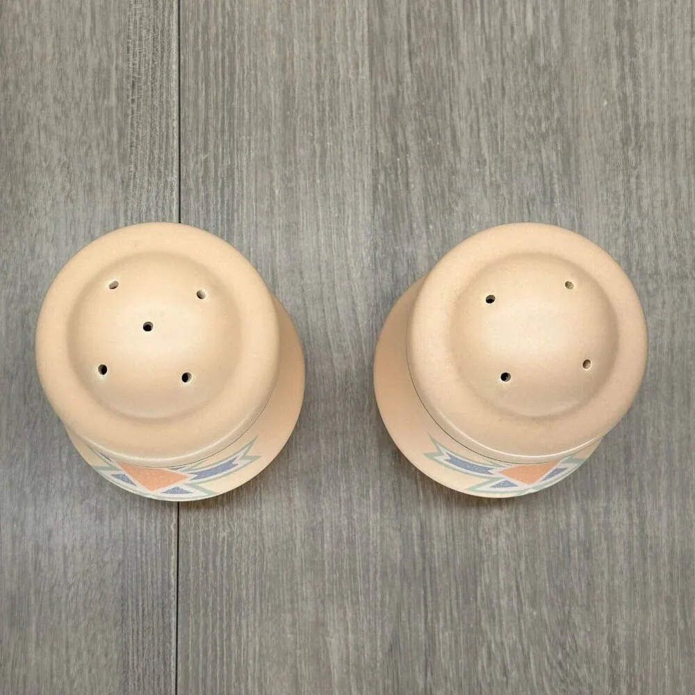 Treasure Craft Japan Stoneware Southwest Salt & Pepper Shakers Set